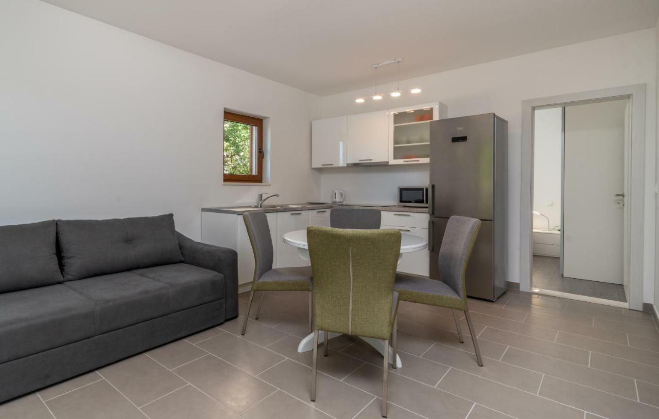 Kiwi Apartment Трогир Екстериор снимка