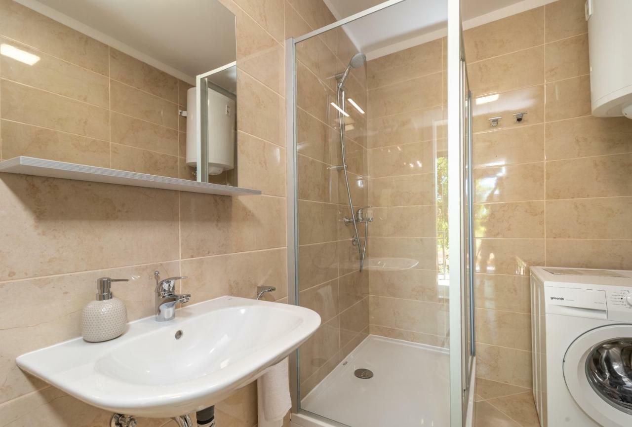 Kiwi Apartment Трогир Екстериор снимка